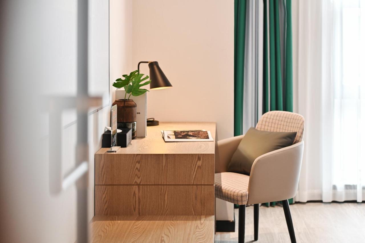Livetour Hotel Luogang Science City Canton Extérieur photo