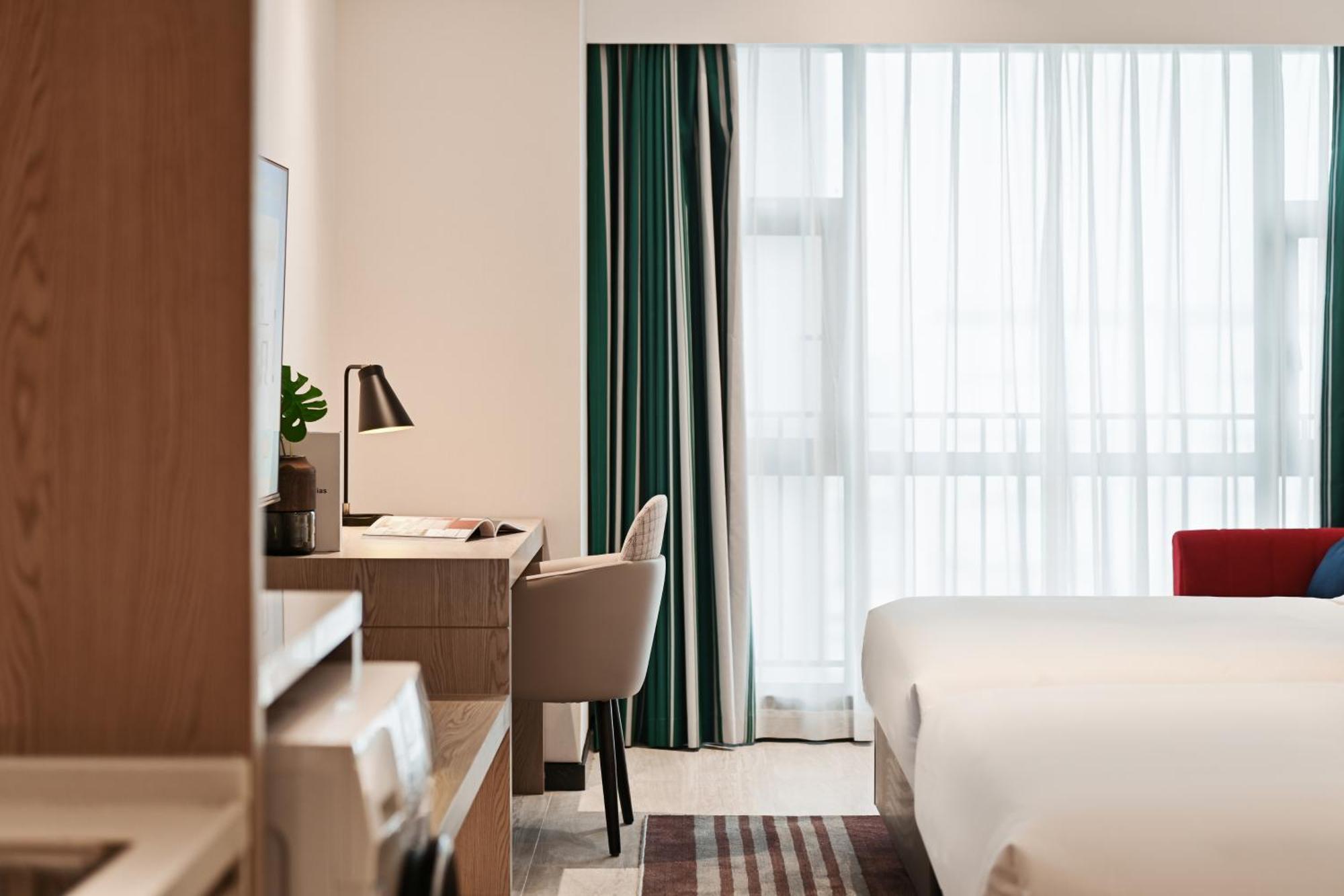 Livetour Hotel Luogang Science City Canton Extérieur photo